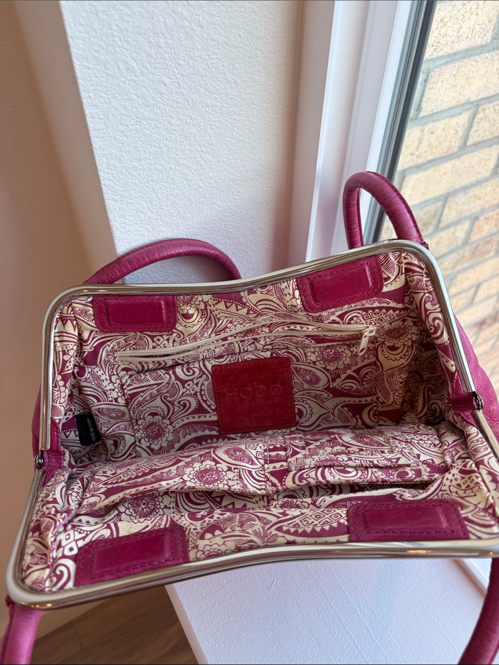 Hobo International Vintage Berry Pink Leather Kisslock Frame Shoulder Bag - Picture 5 of 7